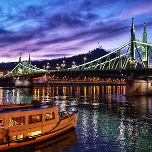  Botel Ms Diana - Cruises Austria